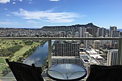 "Island Colony Waikiki" 