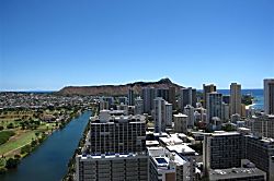 "Island Colony Waikiki" 