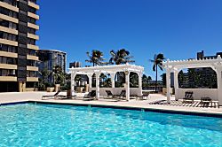 08-B Hawaiian Monarch Waikiki