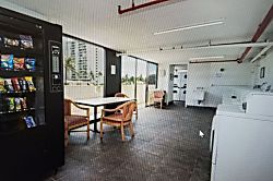 08-B Hawaiian Monarch Waikiki