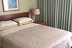 Pacific Monarch Hotel 20th Floor Unit