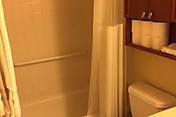 Pacific Monarch Hotel 20th Floor Unit