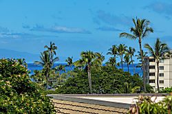 Kihei Akahi Corner Studio