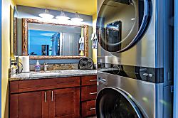 Kihei Akahi Corner Studio