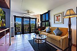 Kihei Akahi Corner Studio