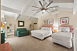 Papakea Top Floor (H Building)