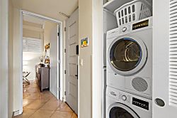 Papakea Top Floor (H Building)