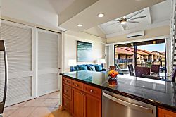 Papakea Top Floor (H Building)