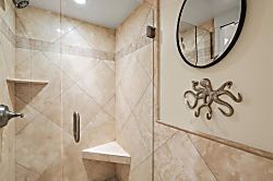 Papakea Top Floor (H Building)