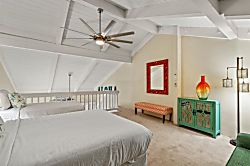 Papakea Top Floor (H Building)