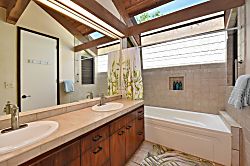 Kahana Outrigger #2A1