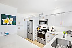 Kaanapali Royal J-302