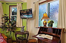 Volcano Village Serenity Suite