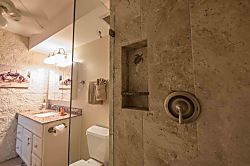 Kanai A Nalu Condo Oceanfront 2BR in Maalaea