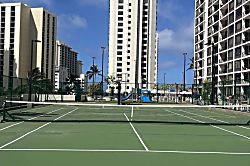 Waikiki Banyan 1213-1
