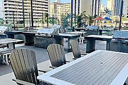 Waikiki Banyan 1213-1