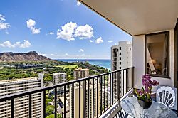 Waikiki Banyan 2308