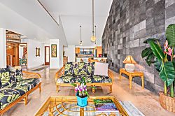 The Wai'oli, walk 2 bay & town