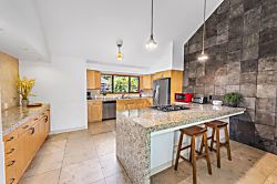 The Wai'oli, walk 2 bay & town