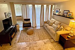 Diamond Head Beach Hotel 402