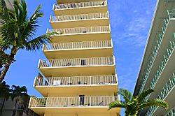 Diamond Head Beach Hotel 402