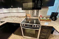 Diamond Head Beach Hotel 402