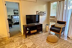 Diamond Head Beach Hotel 402