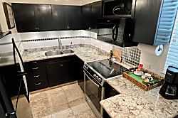 Diamond Head Beach Hotel 402