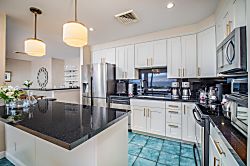 Sunny Surf E301 at Makena Surf