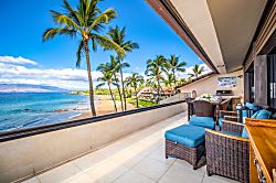 Sunny Surf E301 at Makena Surf