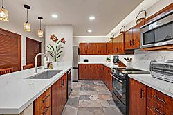 Kanaloa at Kona Condo Rental