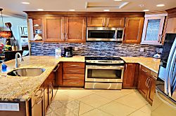 The Whaler 11th Floor