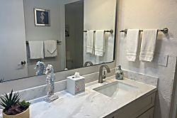 Papakea Resort Kaanapali F302 - Newlry Remodeled Bathroom