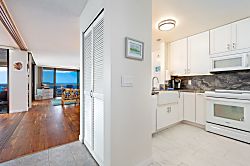 Kona Surf Racquet Club 5-204