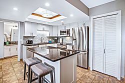 Maui Banyan Top Floor Unit