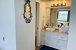 Waikiki Banyan (3411-1)