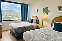 Waikiki Banyan (3411-1)