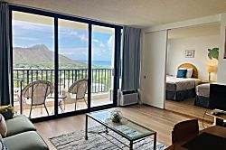 Waikiki Banyan (3411-1)