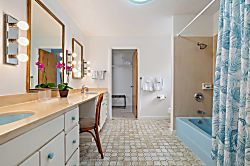 Hale Ohana, Hawaii Kai