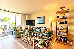 Mana Kai Maui #502 - Living area