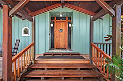 Stunning Tri-level Villa 