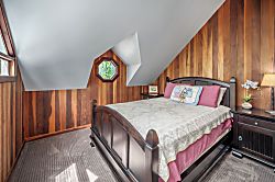 Stunning Tri-level Villa 