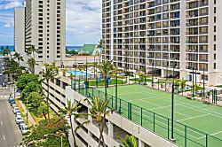 Waikiki Banyan 2602