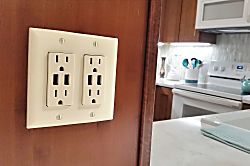 Kona Reef Beachfront Getaway