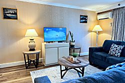 Royal Garden at Waikiki 1700