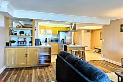 Royal Garden at Waikiki 1700