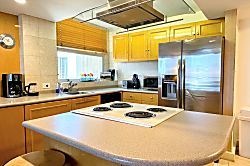 Royal Garden at Waikiki 1700