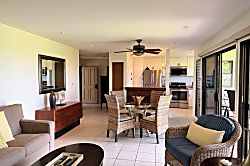 Ekolu Village Condo Wailea - Living area