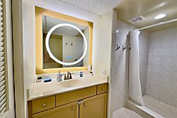 Jenny's  Cottage Waikiki