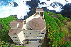 Hale Vu Oceanfront Retreat